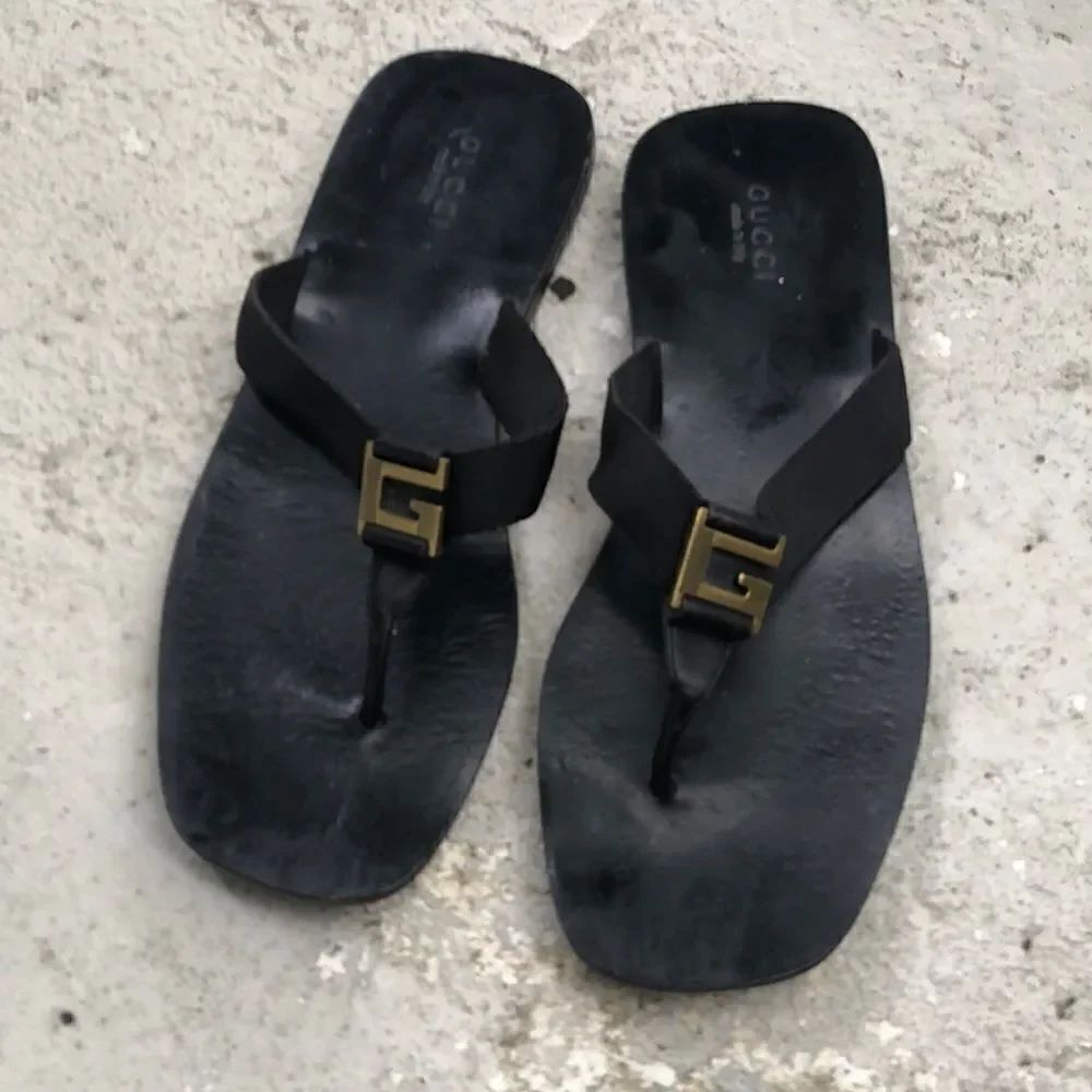 Gucci Retro leather sandals